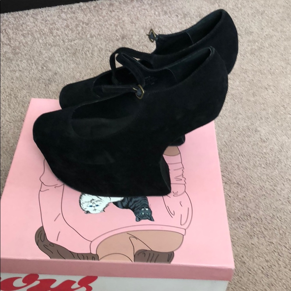 Jeffrey Campbell night walk platform
